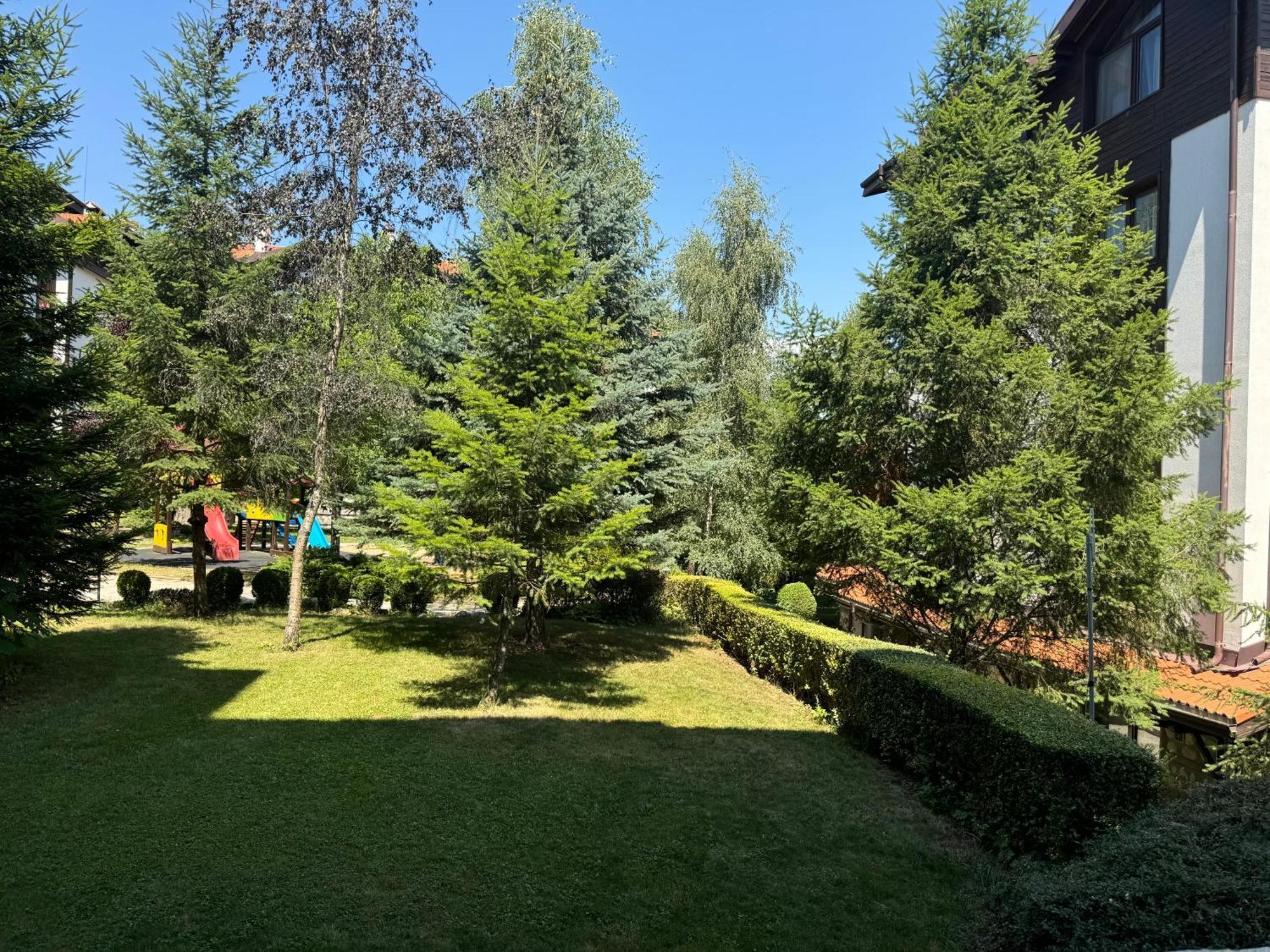 2-bedroom, 2-bathroom With Fireplace And Garden At Winslow Infinity Банско
