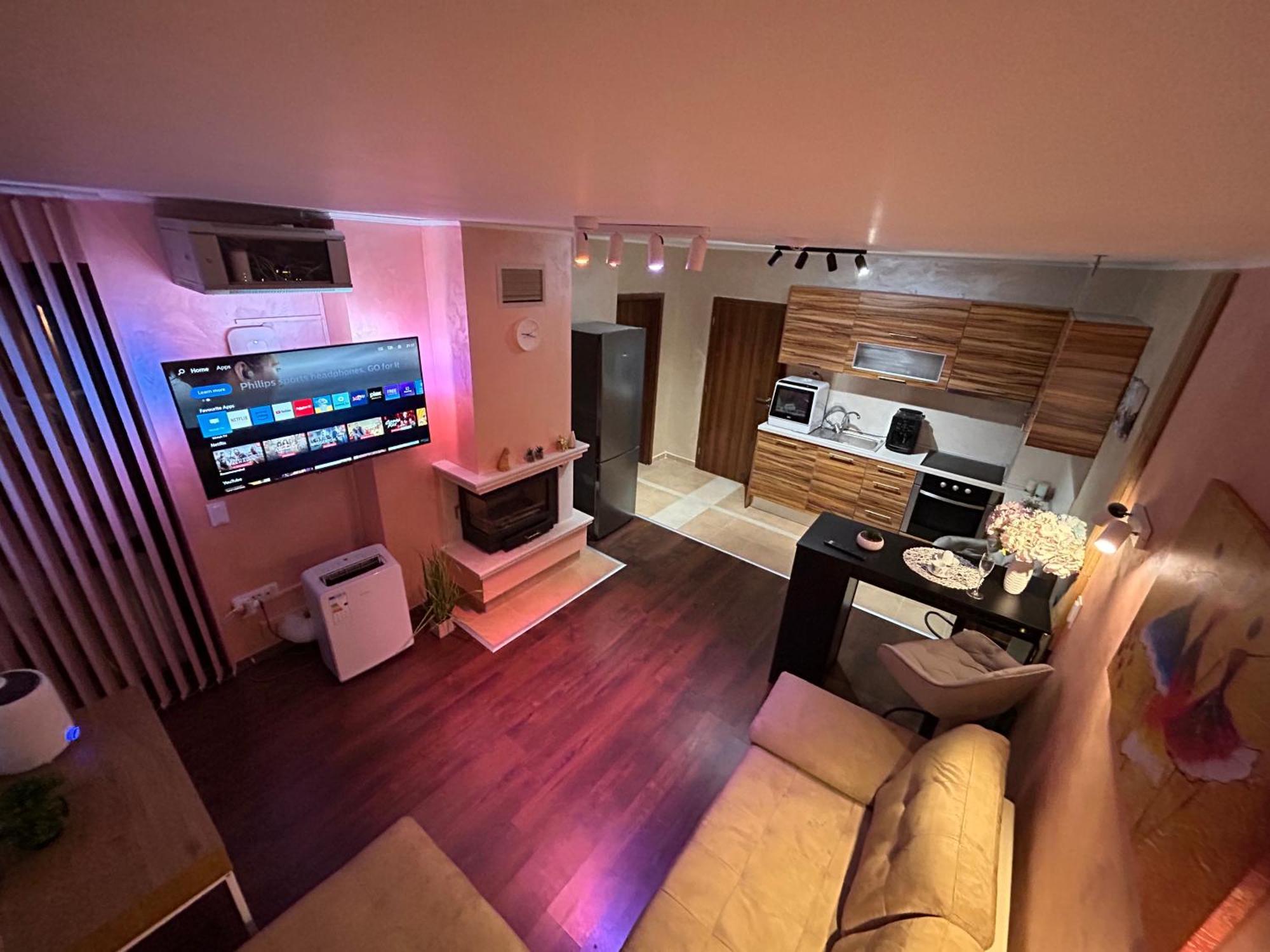 2-bedroom, 2-bathroom With Fireplace And Garden At Winslow Infinity Апартамент *