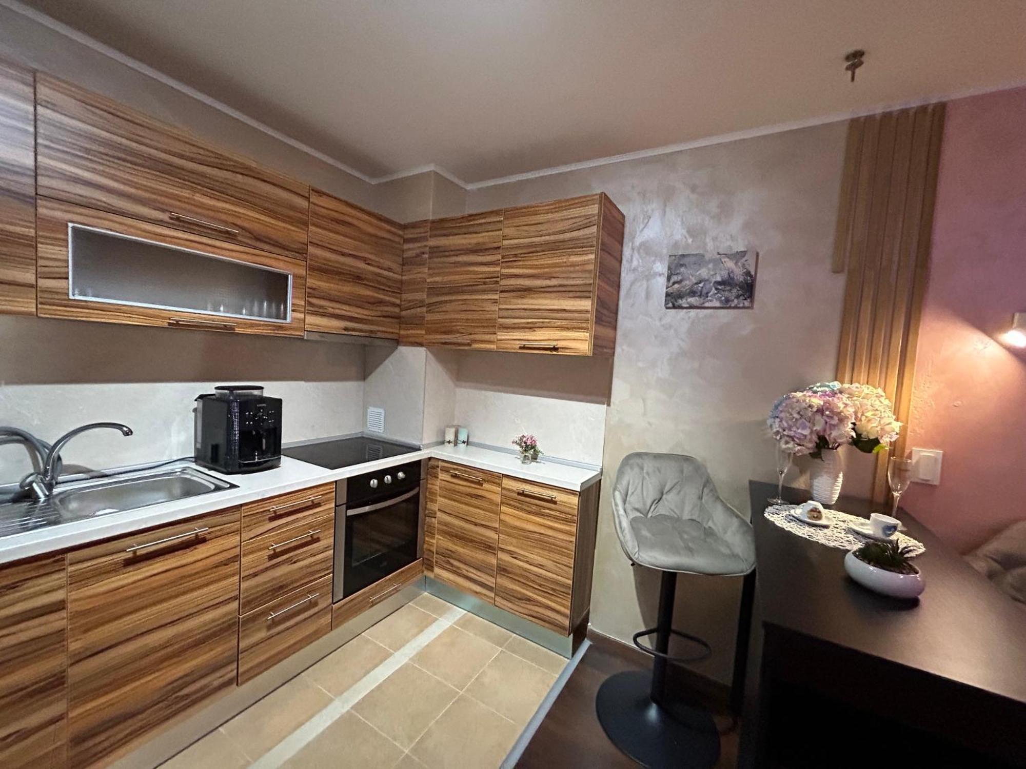 Апартамент 2-bedroom, 2-bathroom With Fireplace And Garden At Winslow Infinity