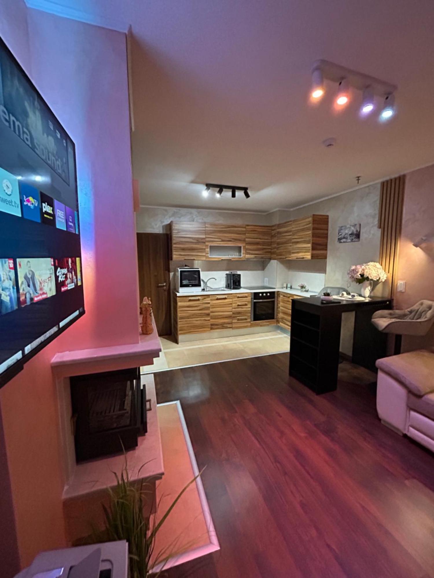 2-bedroom, 2-bathroom With Fireplace And Garden At Winslow Infinity Апартамент Банско