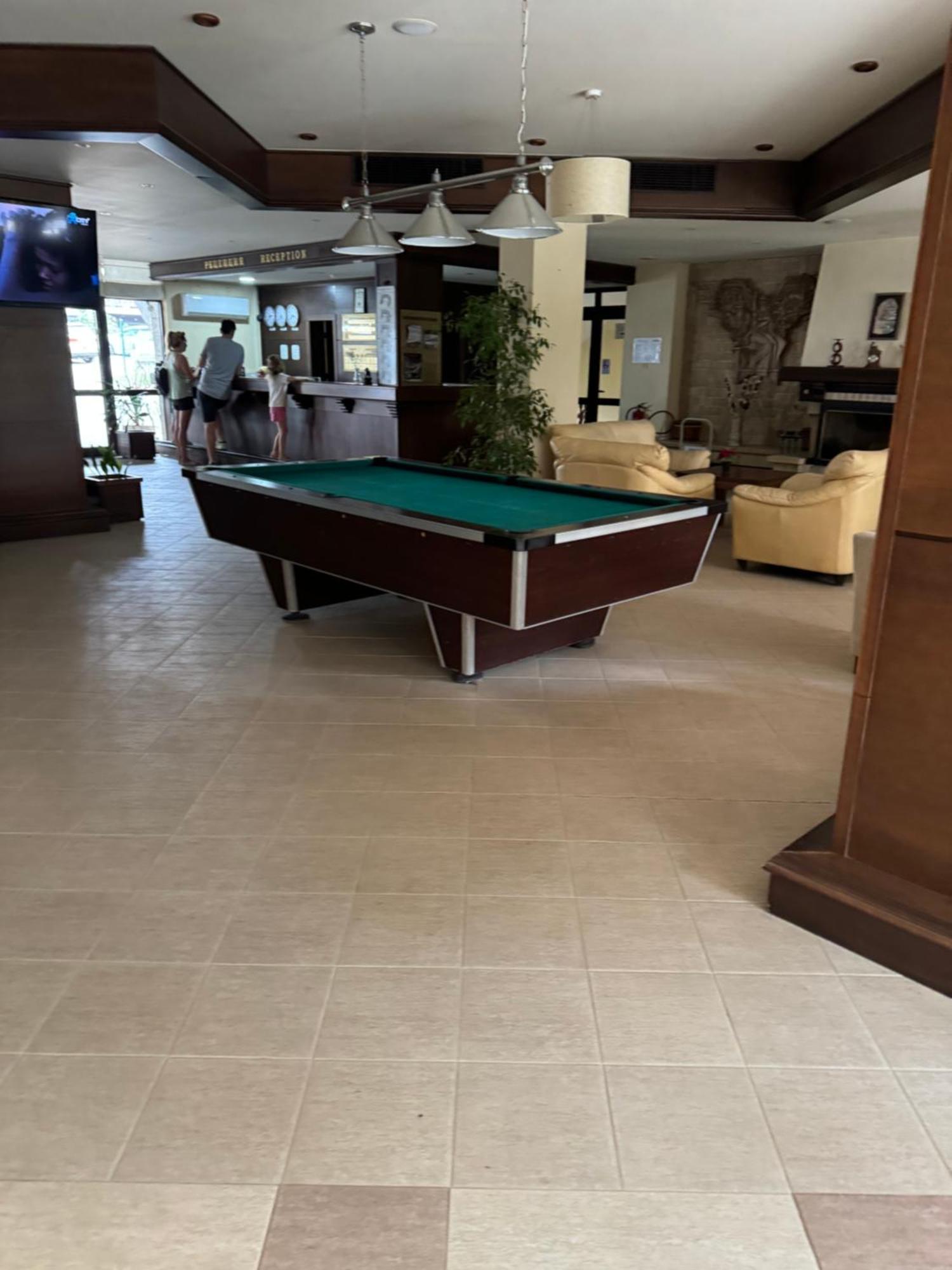 2-bedroom, 2-bathroom With Fireplace And Garden At Winslow Infinity Bansko