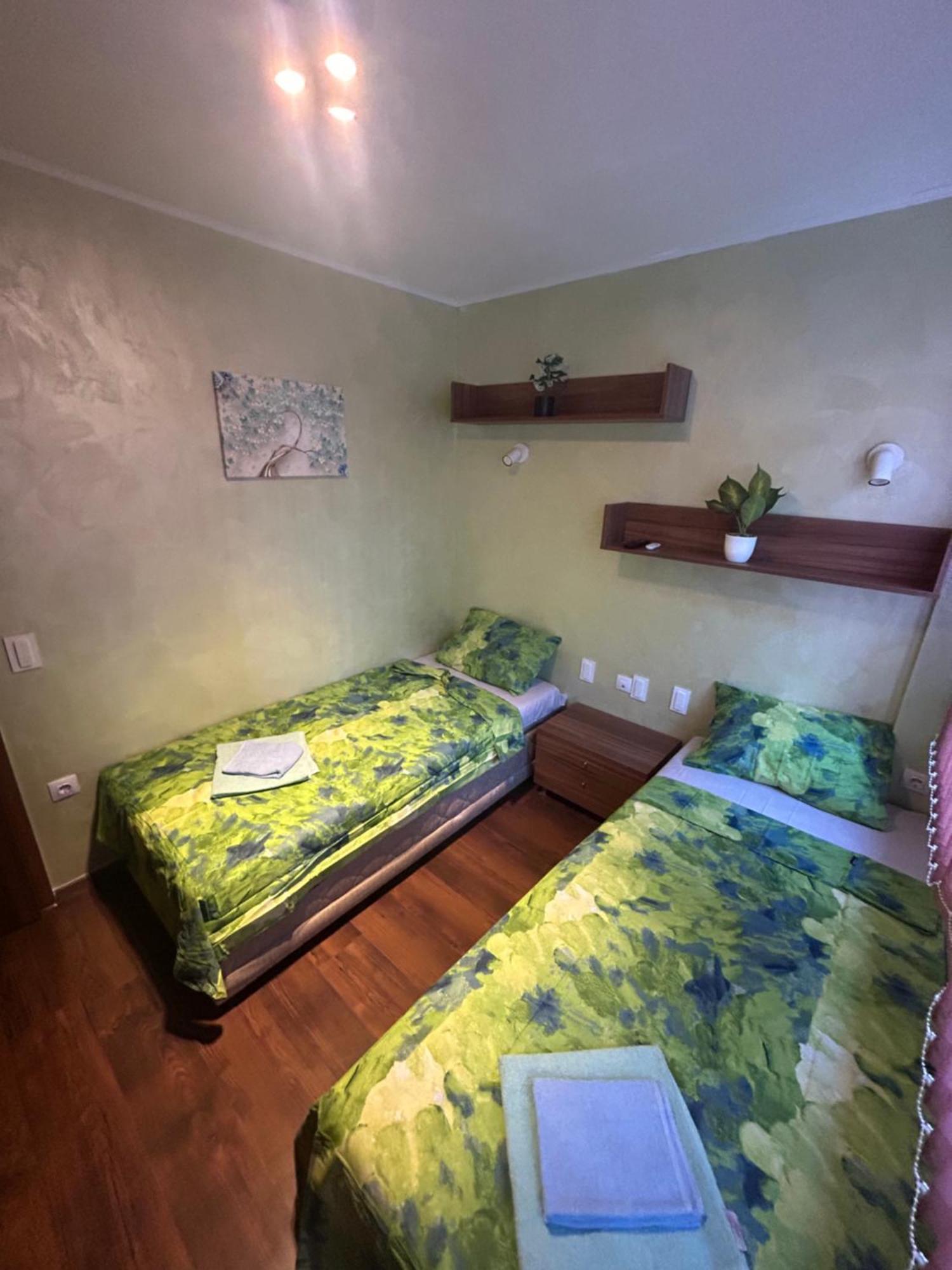 2-bedroom, 2-bathroom With Fireplace And Garden At Winslow Infinity Bansko