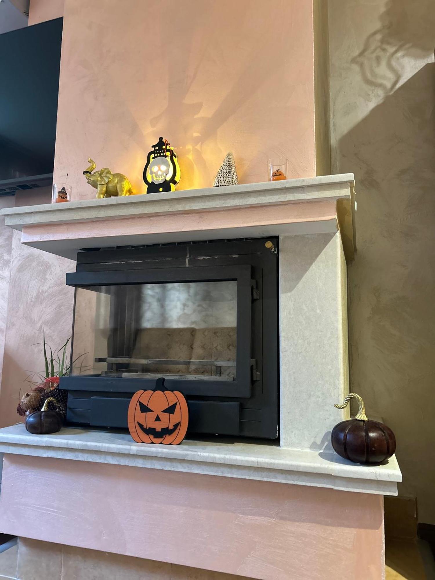 2-bedroom, 2-bathroom With Fireplace And Garden At Winslow Infinity Apartment